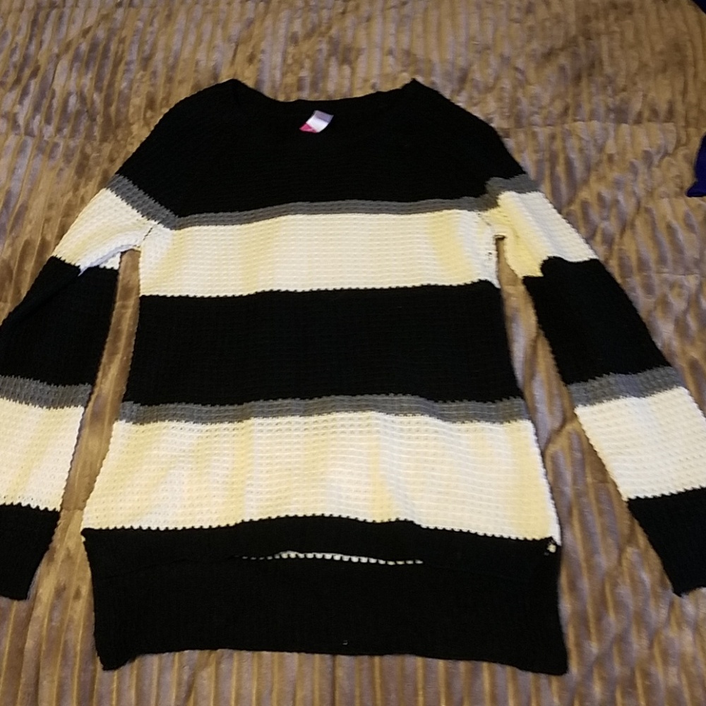 Sweater size M